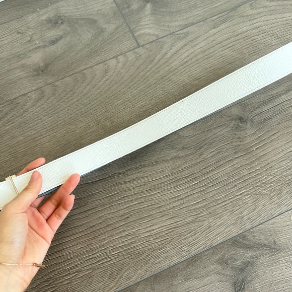 [SOLD] Hermes Reversible Baby Blue White Buckle Belt - Picture 2 of 4